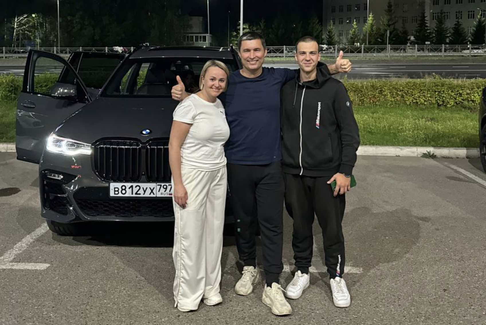 Автомобиль BMW X7 40i